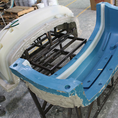 Reaction Injection Molding RIM Các bộ phận cản lớn cho ngành công nghiệp ô tô Sản xuất khối lượng thấp