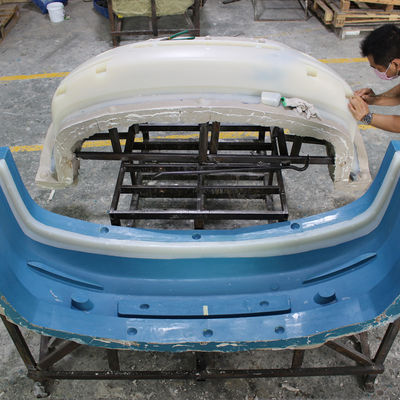 Phản ứng Ép nhựa Đúc Phụ tùng ô tô RIM Deburring Sơn Bề mặt Hoàn thiện