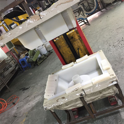 Phản ứng tiêm khuôn RIM Các bộ phận nhựa lớn Tranh kết cấu màu đen Chèn khuôn Công cụ nhanh chóng và rẻ tiền
